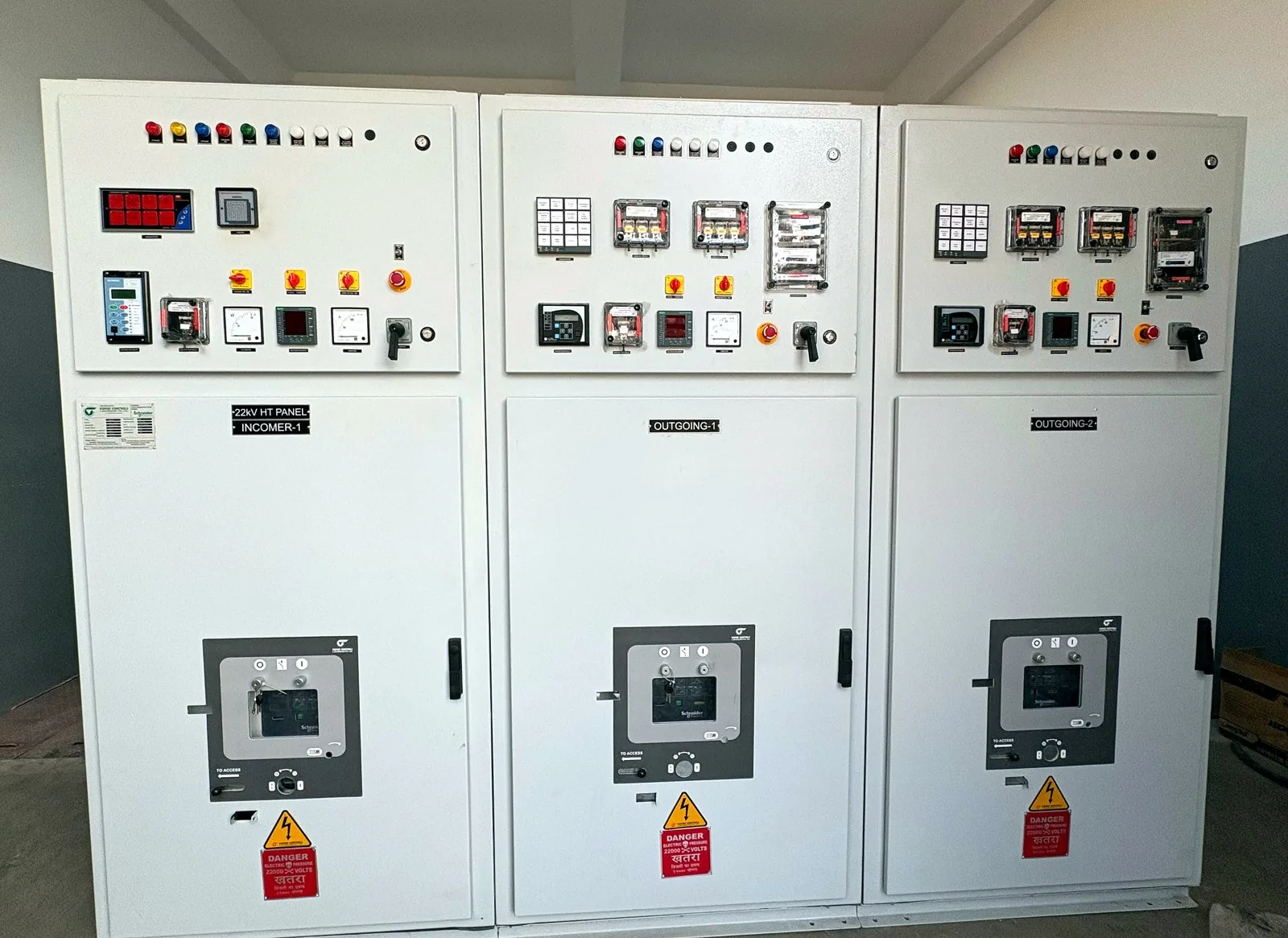 Power distribution panels