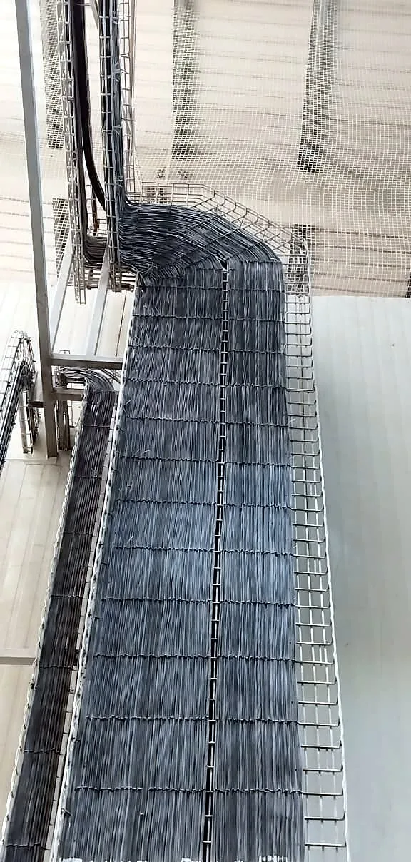 Vertical cable riser